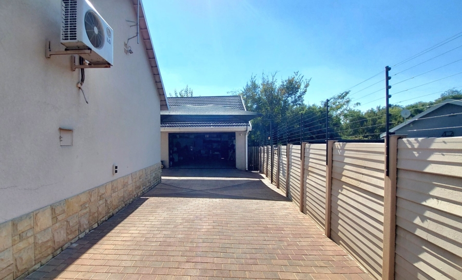 5 Bedroom Property for Sale in Brits North West